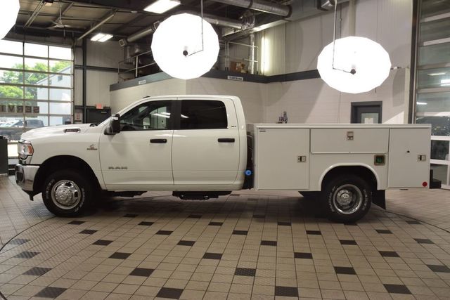 2024 Ram 3500 Chassis Cab 3500 CREW SLT 4X4 * CUMMINS * 9' READING UTILITY - 23028132 - 2