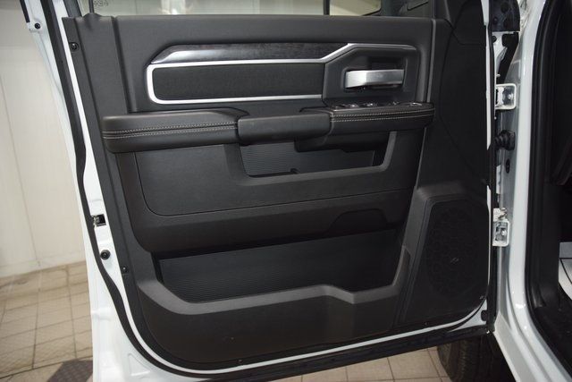 2024 Ram 3500 Chassis Cab 3500 CREW SLT 4X4 * CUMMINS * NEW 9' CM FLATBED - 22957749 - 34