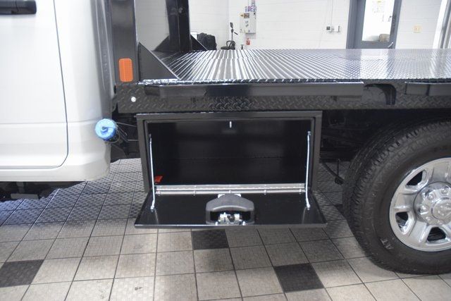 2024 Ram 3500 Chassis Cab 3500 CREW SLT 4X4 * CUMMINS * NEW 9' CM FLATBED - 22957749 - 38