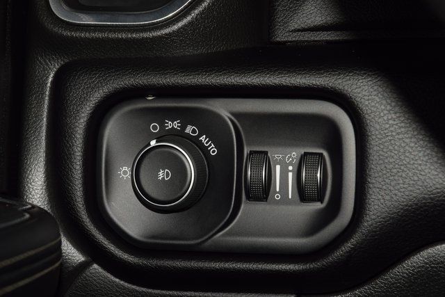 2024 Ram 4500 Chassis Cab 4500 CREW LARAMIE 4X4 * CUMMINS * 9' CM FLATBED * LOADED - 22937977 - 32