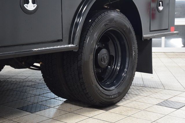 2024 Ram 5500 Chassis Cab 5500 CREW 4X4 * CUMMINS * NEW 9' CM FLATBED W/ GOOSE & BOXES - 22932177 - 17