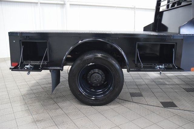 2024 Ram 5500 Chassis Cab 5500 CREW 4X4 * CUMMINS * NEW 9' CM FLATBED W/ GOOSE & BOXES - 22932177 - 41