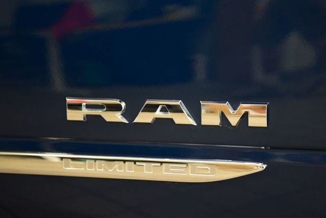 2024 Ram 5500 Chassis Cab 5500 CREW LIMITED 4X4 * CUMMINS * 9' ALUMINUM FLATBED * LOADED - 23060301 - 9