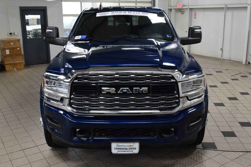 2024 Ram 5500 Chassis Cab 5500 CREW LIMITED 4X4 * CUMMINS * 9' ALUMINUM FLATBED * LOADED - 23060301 - 1