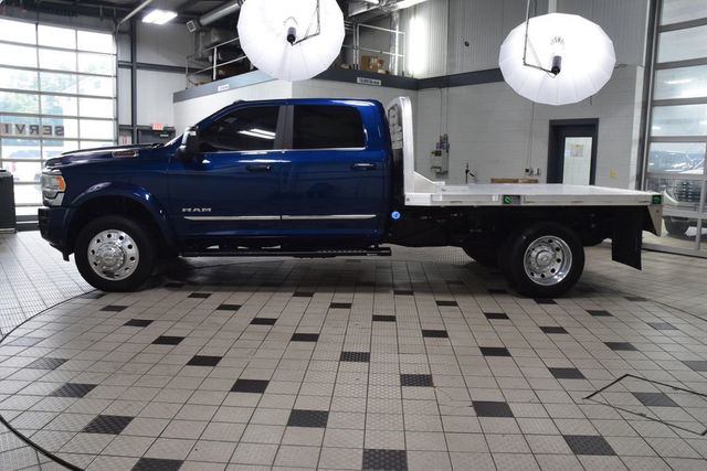 2024 Ram 5500 Chassis Cab 5500 CREW LIMITED 4X4 * CUMMINS * 9' ALUMINUM FLATBED * LOADED - 23060301 - 2
