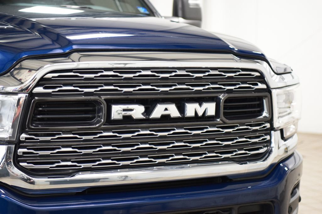 2024 Ram 5500 Chassis Cab 5500 CREW LIMITED 4X4 * CUMMINS * 9' ALUMINUM FLATBED * LOADED - 23060301 - 4