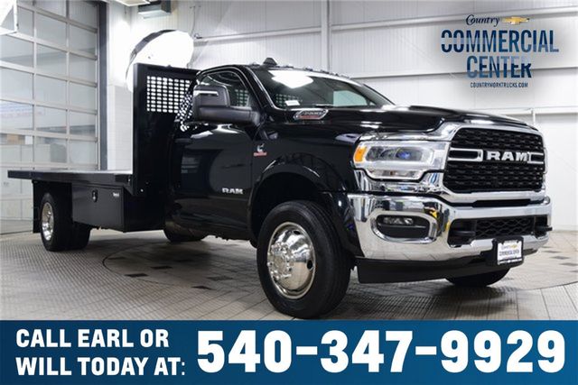 2024 Ram 5500 Chassis Cab 5500 REG CAB SLT 4X4 * CUMMINS * NEW 16' PLATFORM BED - 22937154 | Video 1
