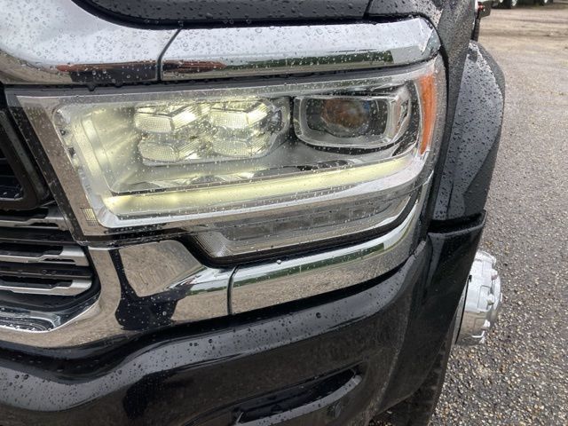 2024 Ram 5500 Chassis Cab Limited 4x4 Crew Cab 84" CA 197.4" WB - 22947183 - 9