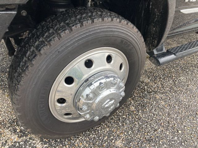 2024 Ram 5500 Chassis Cab Limited 4x4 Crew Cab 84" CA 197.4" WB - 22947183 - 10