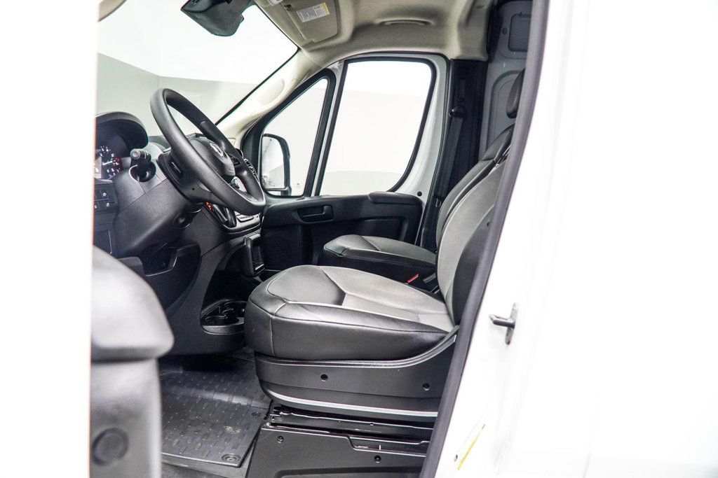 Ram Cargo Van photo 33