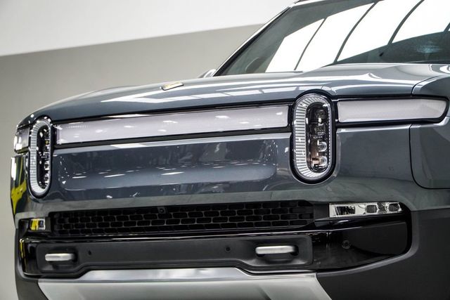 2024 Rivian R1S Adventure - 23000169 - 1