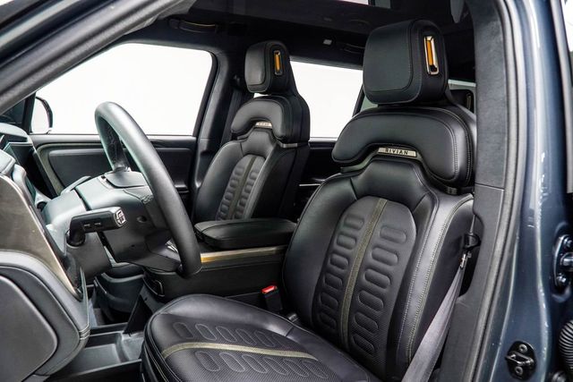 2024 Rivian R1S Adventure - 23000169 - 33