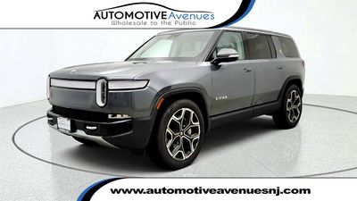 2024 Rivian R1S