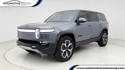 2024 Rivian R1S