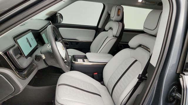 2024 Rivian R1S Adventure Dual-Motor Large Pack - 22946572 - 22