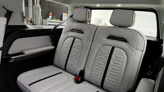 2024 Rivian R1S Adventure Dual-Motor Large Pack - 22946572 - 24