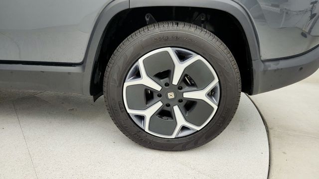 2024 Rivian R1S Adventure Dual-Motor Large Pack - 22946572 - 8