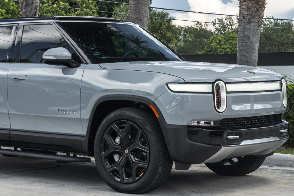 2024 Rivian R1S Adventure photo 11