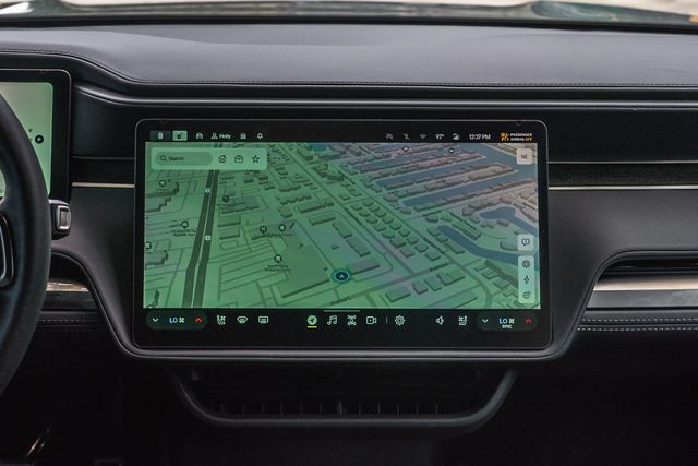 2024 Rivian R1S Adventure Dual-Motor Large Pack - 22908638 - 17