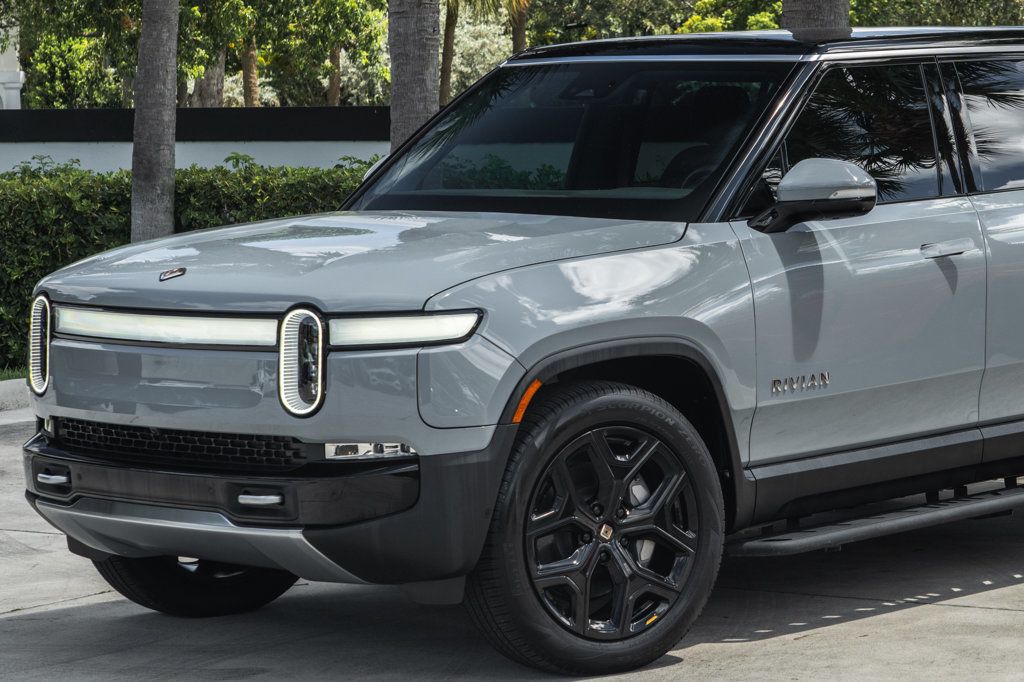 2024 Rivian R1S Adventure photo 2