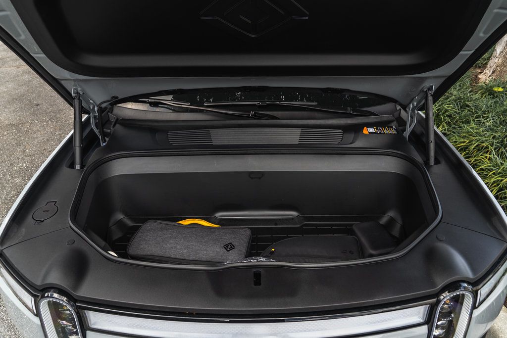 2024 Rivian R1S Adventure photo 28