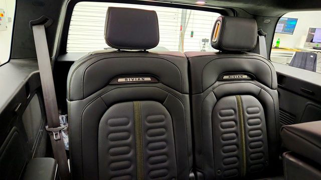 2024 Rivian R1S Adventure Dual-Motor Large Pack w/ All Terrain Upgrade - 23027992 - 23