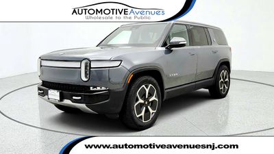 2024 Rivian R1S