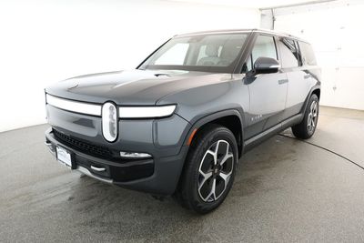 2024 Rivian R1S