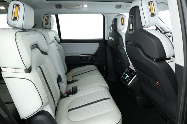 2024 Rivian R1S Adventure Dual Motor Standard Pack w/ Ocean Coast Interior - 22894242 - 23