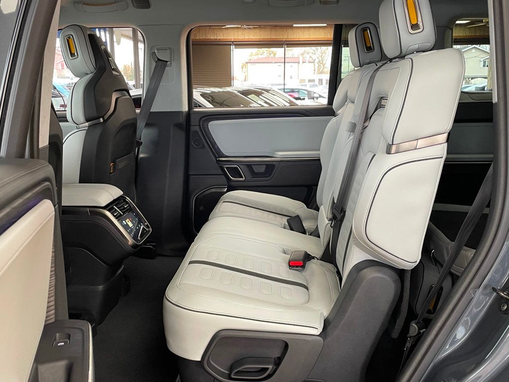 2024 Rivian R1S Adventure Quad-Motor Large Pack - 22947558 - 19