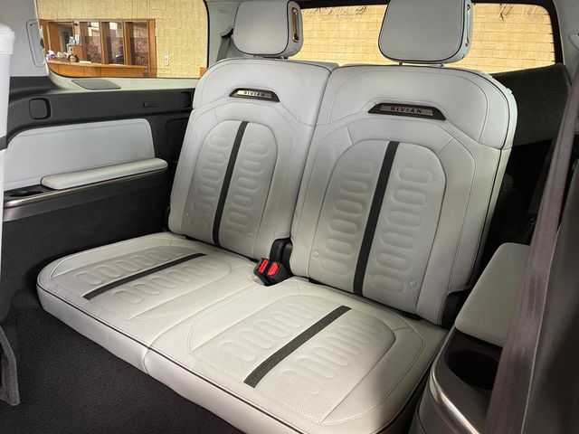 2024 Rivian R1S Adventure Quad-Motor Large Pack - 22947558 - 22