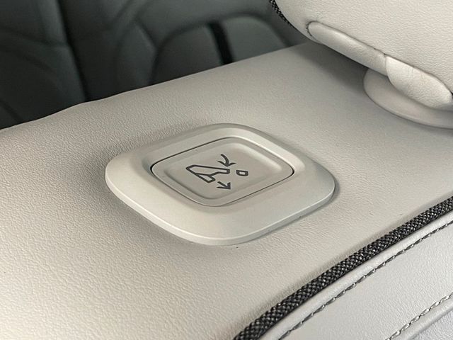 2024 Rivian R1S Adventure Quad-Motor Large Pack - 22947558 - 31