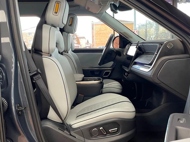 2024 Rivian R1S Adventure Quad-Motor Large Pack - 22947558 - 34