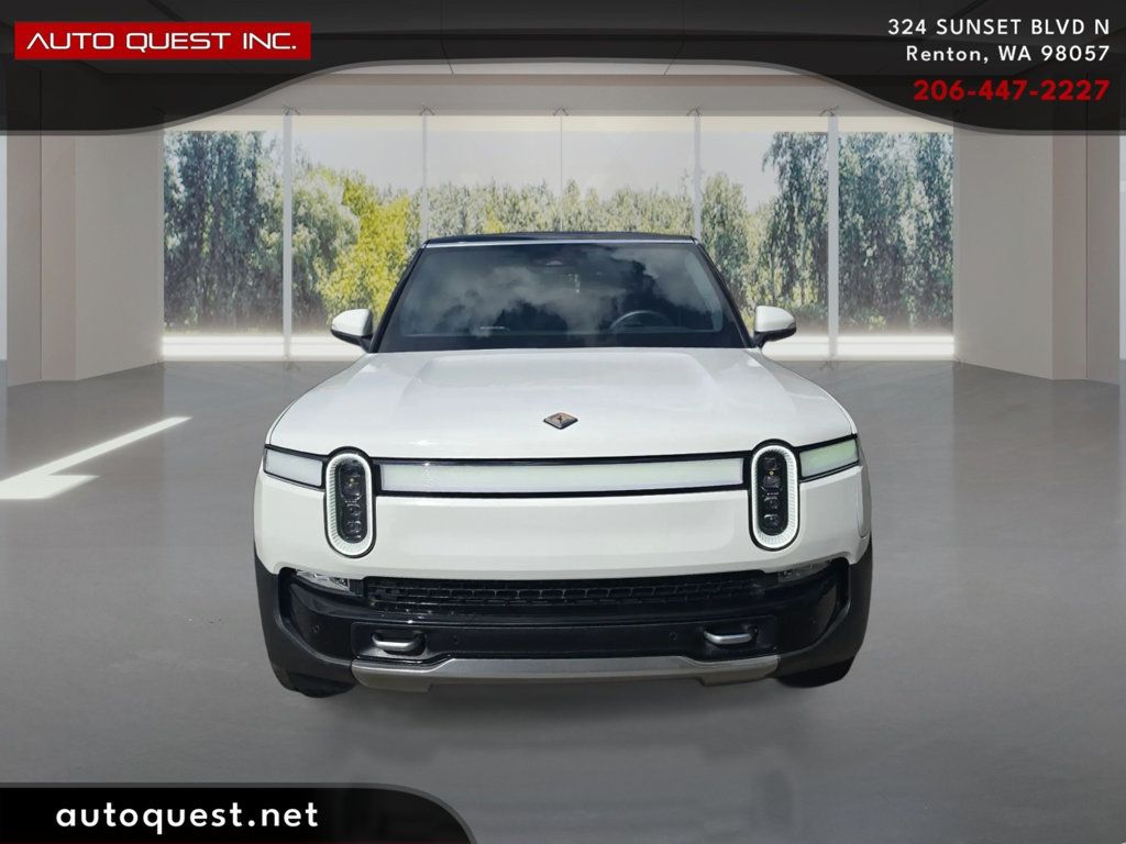 Rivian R1S photo 2