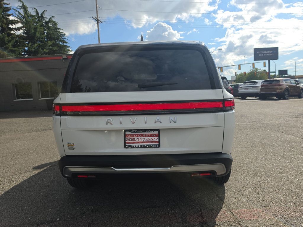 Rivian R1S photo 22