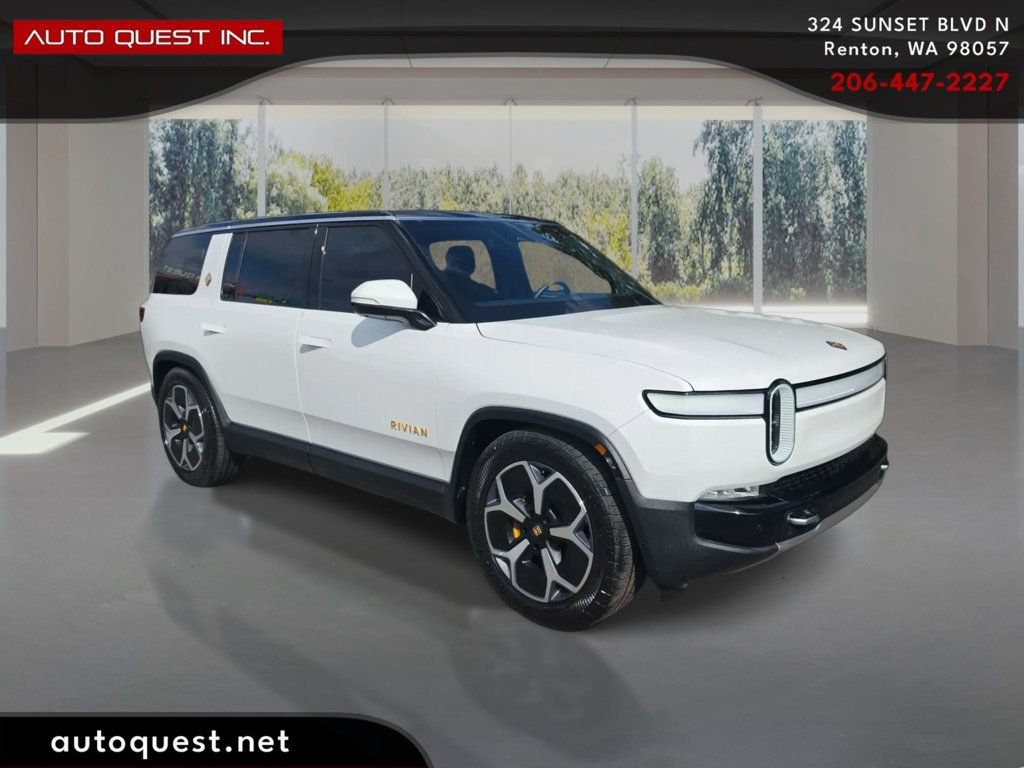 Rivian R1S photo 3