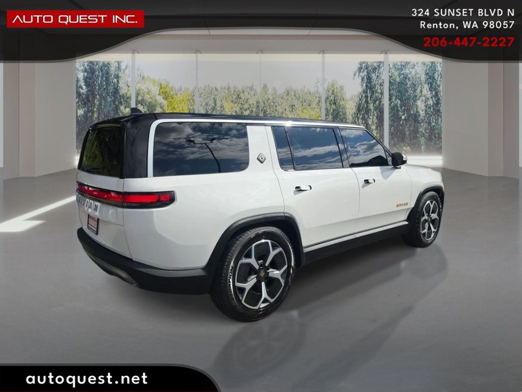 Rivian R1S photo 5