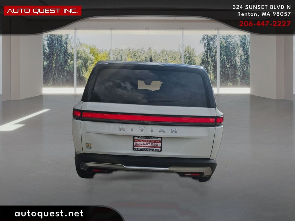Rivian R1S photo 6
