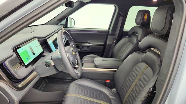 2024 Rivian R1S Adventure Quad-Motor Large Pack - 23010389 - 19