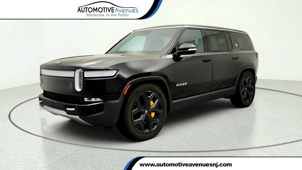 2024 Rivian R1S Adventure Quad-Motor Large Pack w/ 22'' Sport Dark Wheels - 23035150 | Video 1