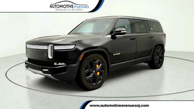 2024 Rivian R1S