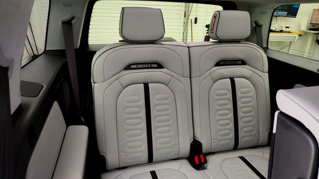 2024 Rivian R1S Adventure Quad-Motor Large Pack w/ 22'' Wheels & Ocean Coast Int - 23040096 - 22