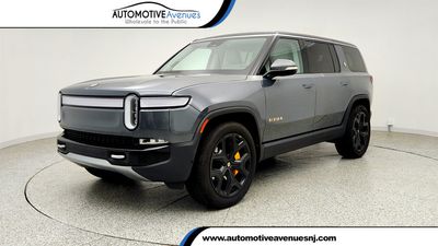 2024 Rivian R1S