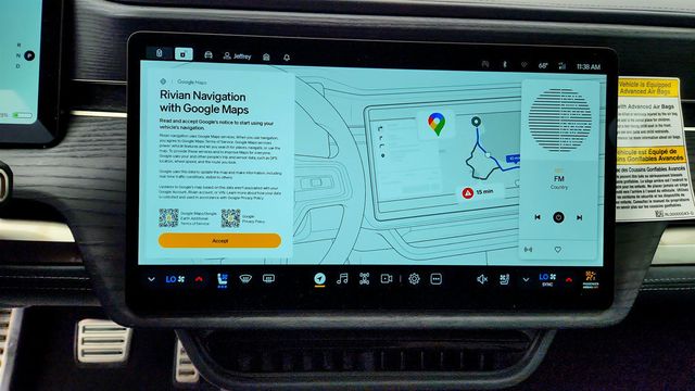 2024 Rivian R1S Adventure Quad-Motor Large Pack w/ Ocean Coast Interior - 23041465 - 18