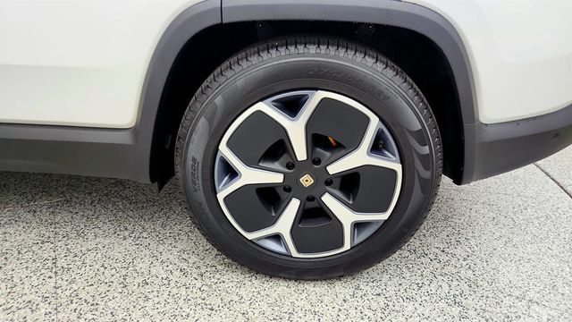 2024 Rivian R1S Adventure Quad-Motor Large Pack w/ Ocean Coast Interior - 23041465 - 8
