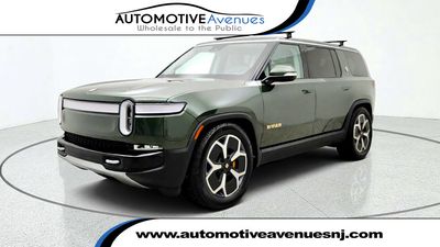 2024 Rivian R1S