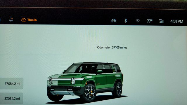 2024 Rivian R1S Adventure Quad-Motor Large Pack w/ Ocean Coast Vegan Leather - 23089463 - 14