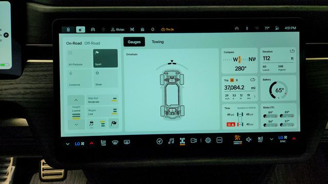 2024 Rivian R1S Adventure Quad-Motor Large Pack w/ Ocean Coast Vegan Leather - 23089463 - 16