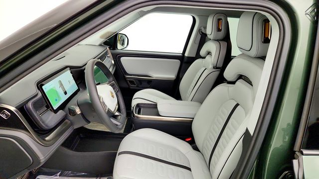 2024 Rivian R1S Adventure Quad-Motor Large Pack w/ Ocean Coast Vegan Leather - 23089463 - 19