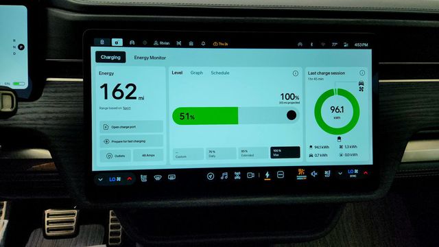 2024 Rivian R1S Adventure Quad-Motor Large Pack w/ Ocean Coast Vegan Leather - 23089463 - 27